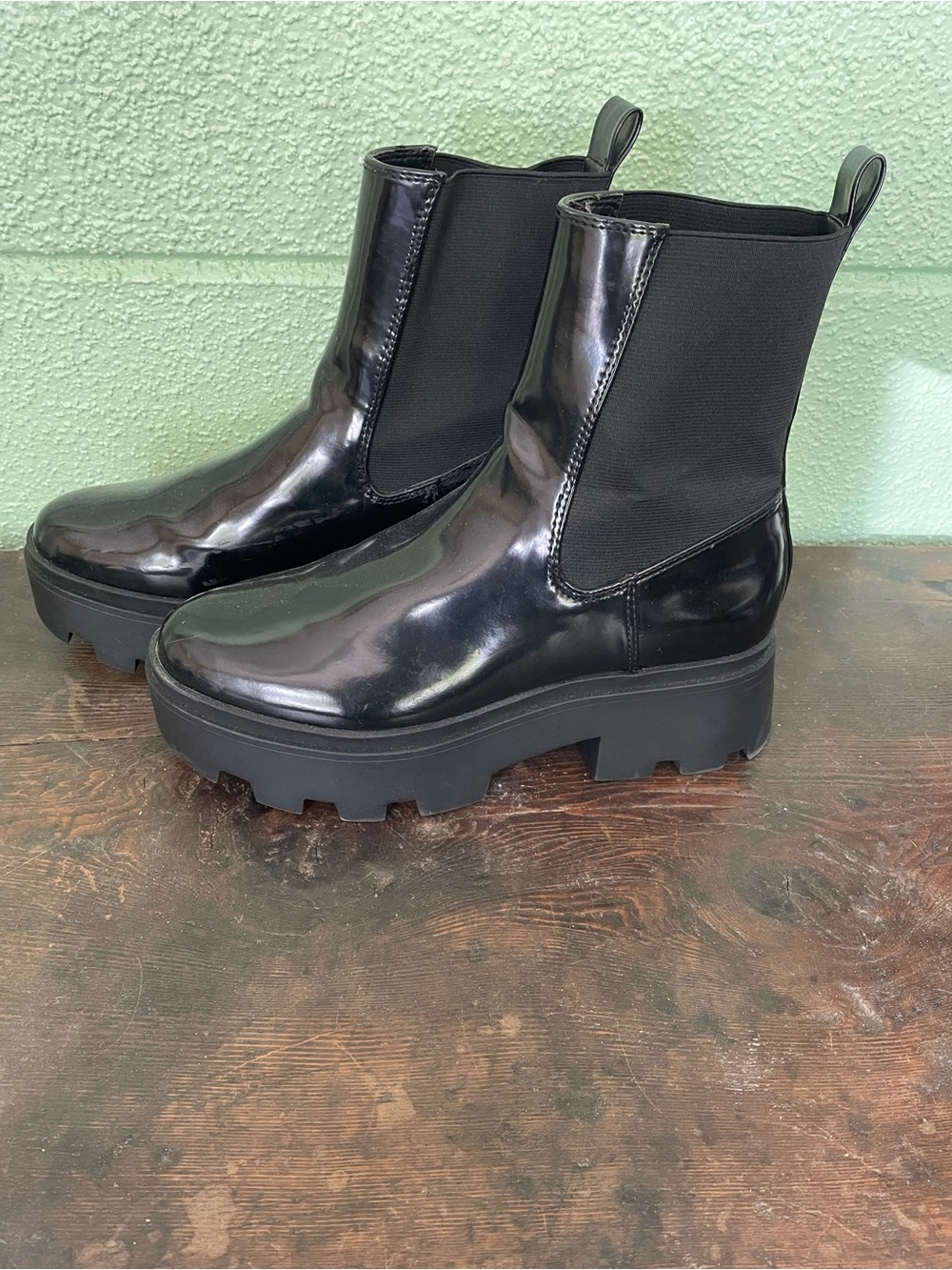 Women’s Black Chunky Chelsea Slip-On Boots
